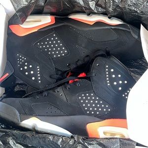Infrared 6s size 10 brand new. (100% Authentic)